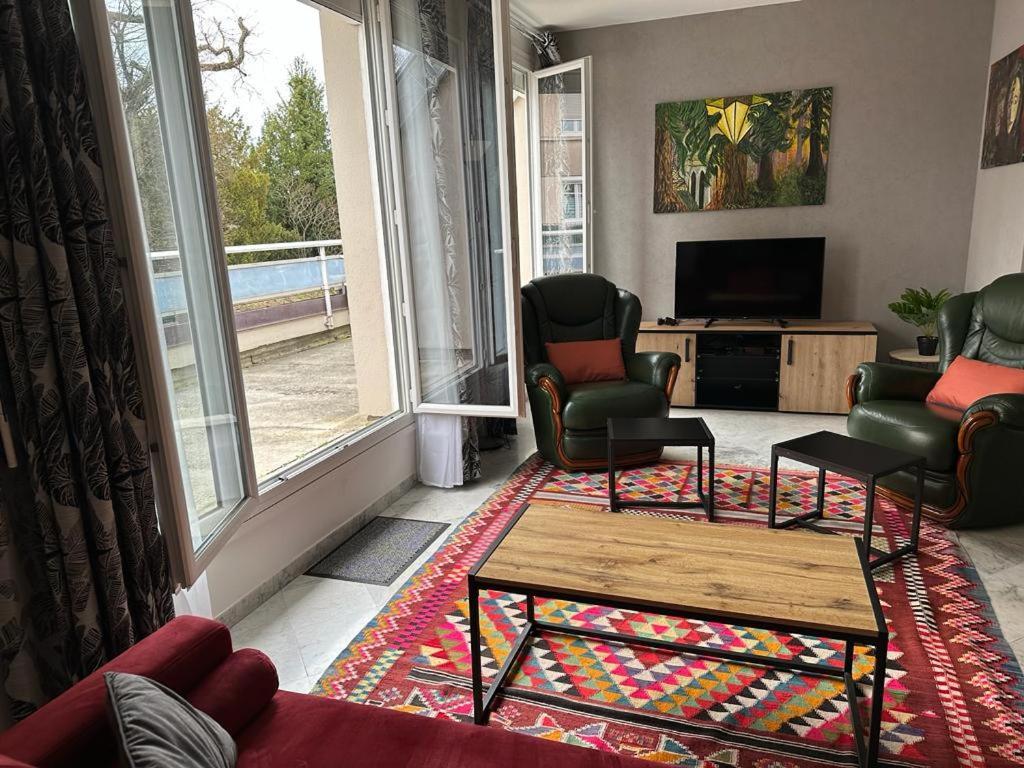 Spacious Flat Close To The Railway Station Troyes Zimmer foto