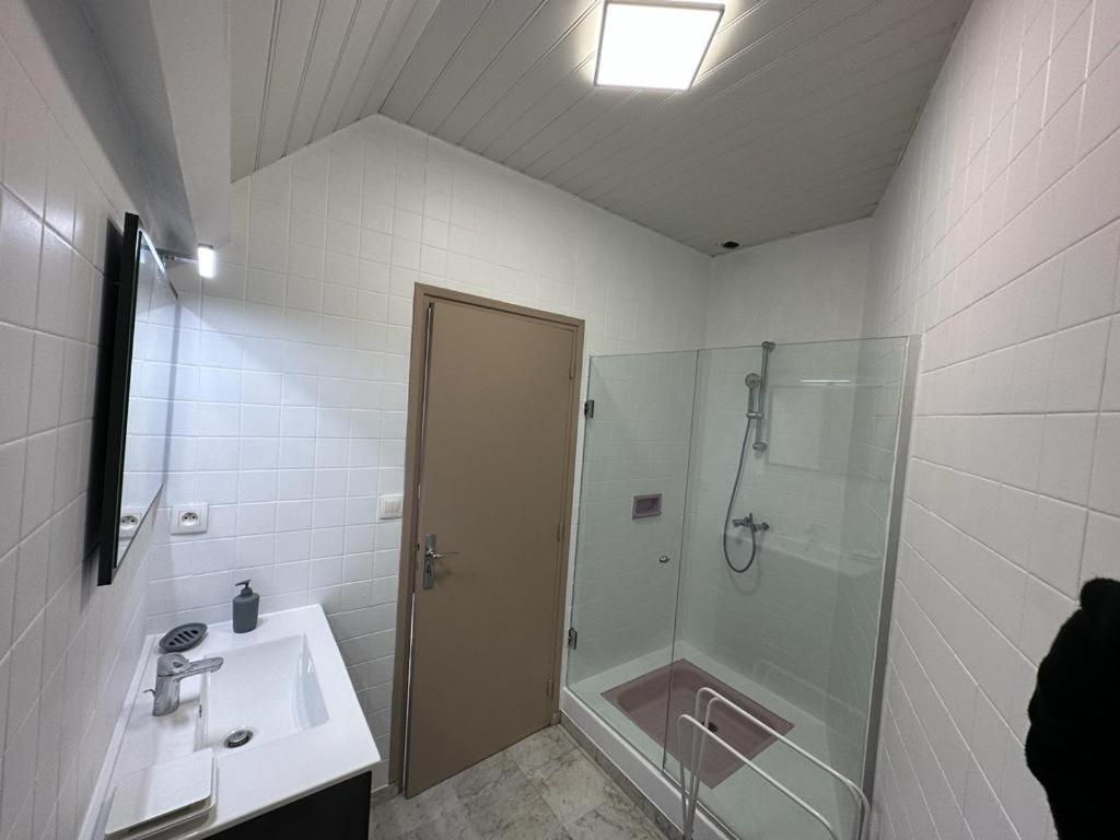 Spacious Flat Close To The Railway Station Troyes Zimmer foto