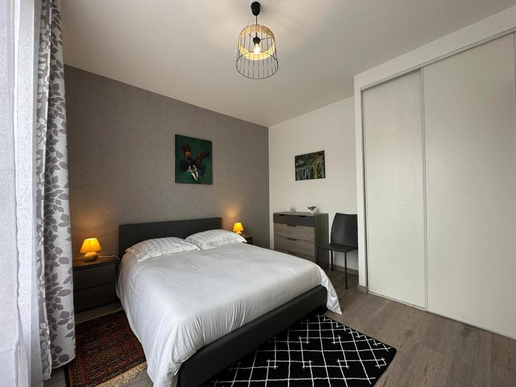Spacious Flat Close To The Railway Station Troyes Zimmer foto