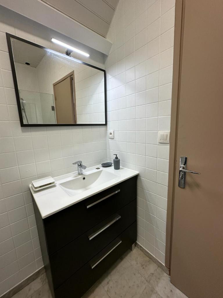 Spacious Flat Close To The Railway Station Troyes Zimmer foto